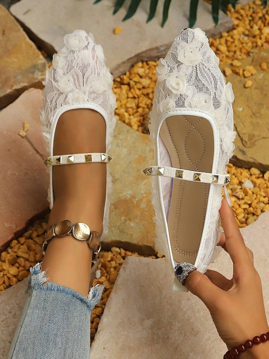 1 Pair Women's 3D Rose Lace Pointed Toe Mary Jane Shoes, Rivet Single Strap Low-Top Comfortable Flat Ballet Shoes, Spring/Autumn New Style, Suitable For Daily Commute And Vacation Outfits - White - View 1