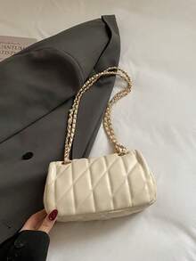 Quilted Diamond Leather Shoulder Bag With Metal Chain And Square Twist Lock Hardware, Compact Body Fits Lipstick, Keys And Other Personal Items, Twist Lock Closure, Gentle Small Square Bag, Suitable For Delicate Girls' Daily Commute, Dates And Shopping - White - View 6