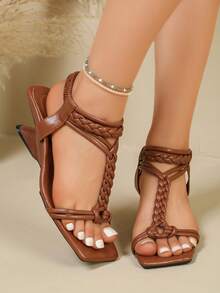 Sandal Musim Panas Wanita, Sepatu Elegan, Sandal Minimalis Hak Tinggi, Desain Slip-On Anyaman yang Praktis untuk Musim Panas - Coklat - View 4