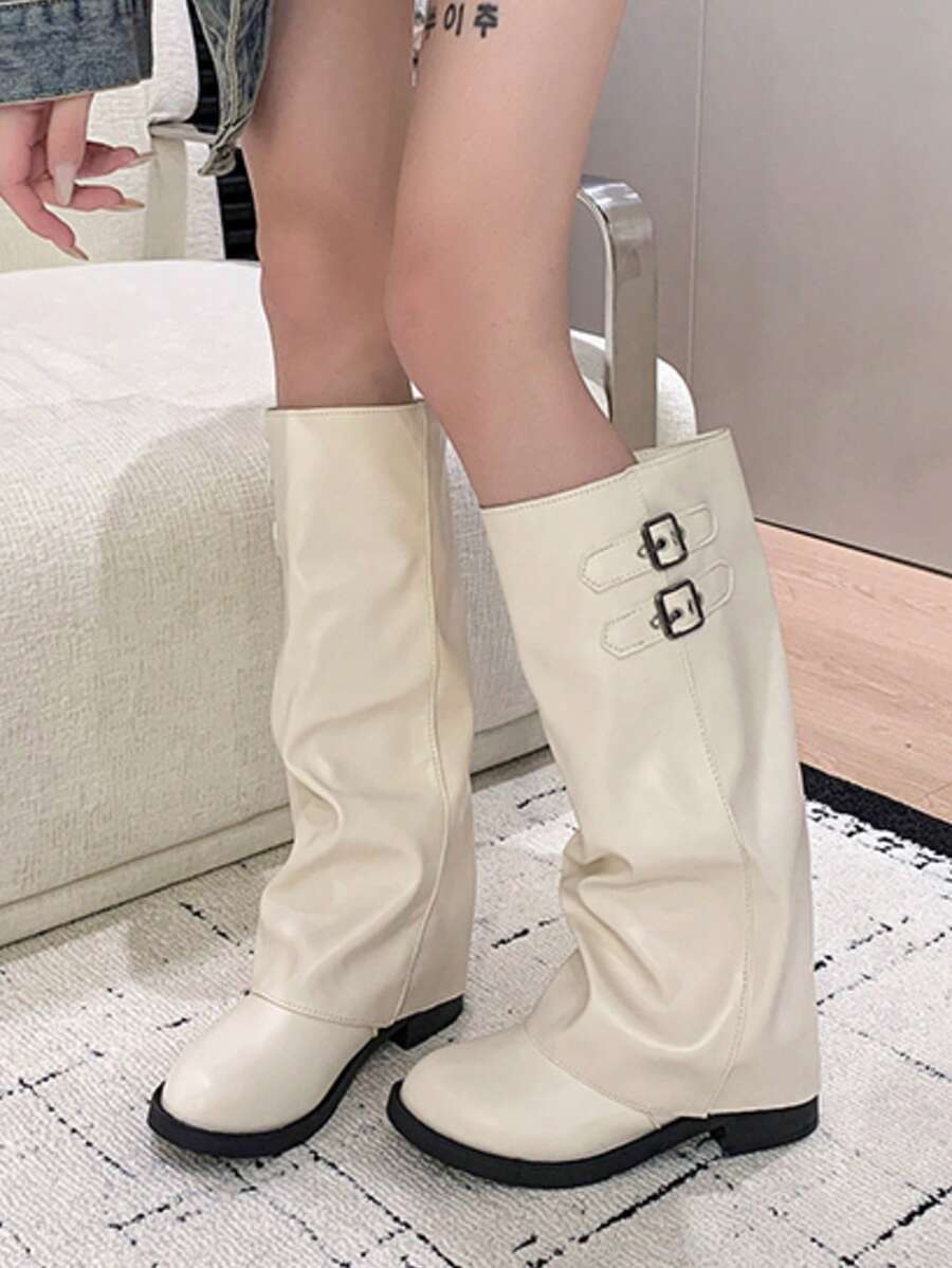 女款雙扣高筒靴,柔軟PU圓頭低跟長靴,抓皺靴筒套腳休閒時尚靴 - 米色 - 查看 1