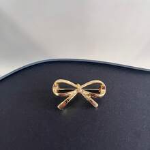1/3pcs Multi-Color Metal Bow Brooch, Unique Design Niche Accessory, Anti-Exposure Buckle, V-Neck Pin, Versatile Party Holiday Christmas New Year Decoration Brooch - Gold - View 4
