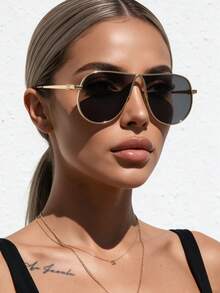 1pc Women's Vintage Aviator Fashion Glasses, Oversized Metal Frame + Letter Decoration, Suitable For Daily Use - Gold Frame Black and Gray Film - View 1