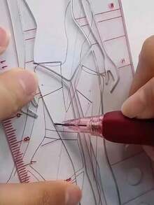 1pc Fashion Design Ruler, Clothing Design Human Body Template Ruler, Design Specialized Tool, Women's Wear Design Dynamic Human Body Ruler, Sketch Model Effect Template, Creative Transparent Acrylic Ruler, Paired With Minimalist Scale Plastic Drafting Ruler - Single Piece - View 7