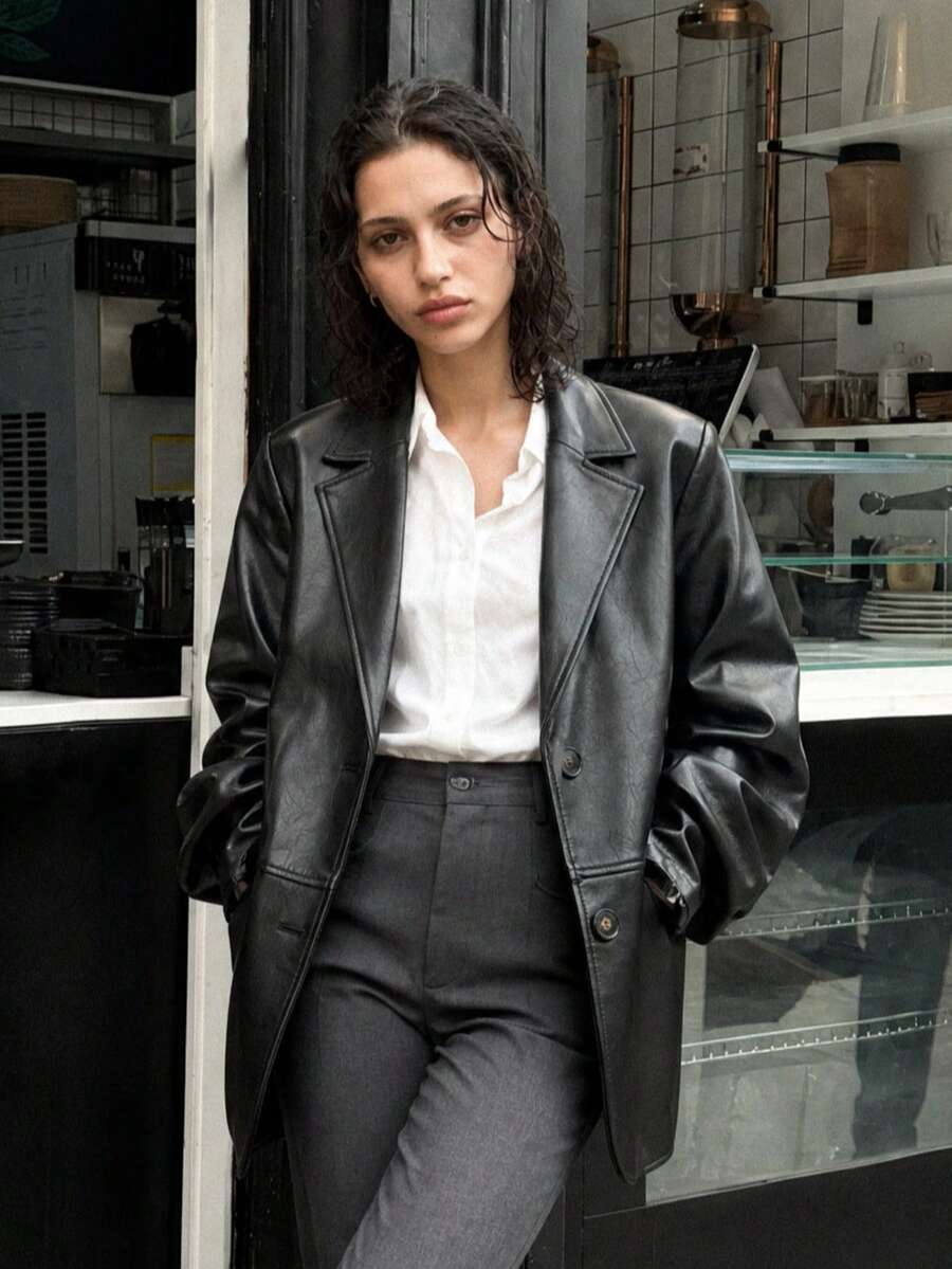 OUTTA BOX جاكيت بليزر من البولي يوريثان أسود سادة بصف واحد من الأزرار وجيوب بغطاء وياقة وأكمام طويلة بقصة فضفاضة، مناسب للارتداء اليومي في فصل الخريف - الأسود - مشاهدة 1