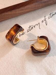 2pcs Of Vintage Amber Square-Shaped Elegant Old-Money Style Resin C-Shaped Hoop Earrings. Simple And Sophisticated C-Shaped Earrings, Perfect For Everyday Wear, Commuting, And Parties – Versatile And Subtly Luxurious Earrings. - Gold - View 7