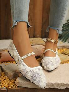 1 Pair Women's 3D Rose Lace Pointed Toe Mary Jane Shoes, Rivet Single Strap Low-Top Comfortable Flat Ballet Shoes, Spring/Autumn New Style, Suitable For Daily Commute And Vacation Outfits - White - View 4
