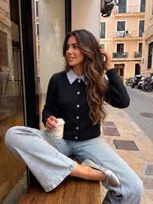 كارديجان نسائي أسود محبوك، ياقة بيضاء متباينة، أزرار ذهبية، أكمام طويلة، قصة ضيقة بطول عادي، أسلوب أنيق راقي، مناسب للخريف/الشتاء - الأسود - مشاهدة 2