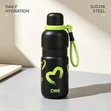 QWE 便攜保溫水瓶 600ML 316不鏽鋼內膽 PP蓋附掛繩 時尚保溫杯 適合學生 運動 戶外使用 - 黑色 - 查看 4
