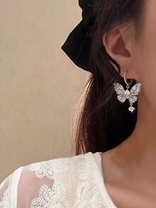 1 Pair Luxury Fashion Glass Butterfly Earrings Suitable For Women Party And Gathering - Silver - View 2