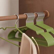 10/20/30/40pcs New Curved Resin Hangers Green, Shoulder Arc Design Prevents Wrinkles, Wide Design, No Mark Hanging, Corner Hook Design, Easy Hanging For Strappy Lingerie, Multi-Purpose, Storage Made Easy, Thick Material For Heavy Clothes, Anti-Slip Texture, Prevents Slipping - Green - View 4