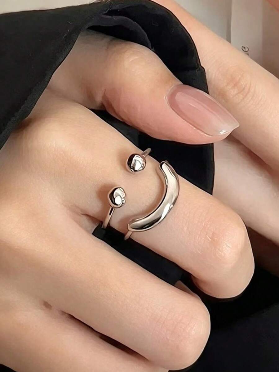 1pc Minimalist, Fun, Adjustable Open-Face Ring Features A Delicate And Playful Openwork Smile Design Made Of High-Quality, Hypoallergenic Stainless Steel. It's Fade-Resistant, Simple, Elegant, And Fashionable, Suitable For Both Men And Women. Perfect For Everyday Wear, Parties, Dates, Vacations, And As A Stylish Autumn/Winter Accessory. - Face - View 1