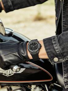 GUESS Commute & Work Essential: Stainless Steel Daily Elegant Watch GW0208G5 - Black - View 4