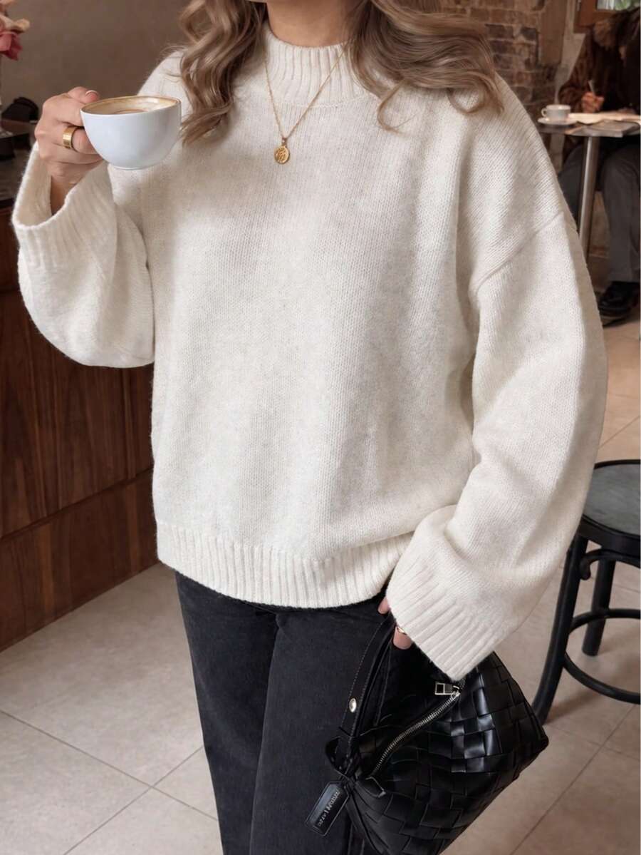 女款高領落肩針織毛衣,寬鬆版型純色基礎休閒套頭上衣,適合週末聚會與日常場合 - 白色 - 查看 1