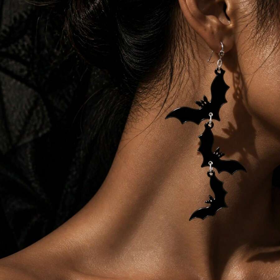 1 Pair Dark Gothic Style Personalized Bat Pendant Earrings, Suitable For Women's Daily Casual Wear, Music Festivals, Party Events - Black - View 1
