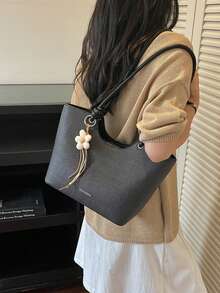 Tas Tote Bertekstur Elegan dengan Detail Pegangan Simpul, Dekorasi Liontin Bunga Rajutan yang Lucu, Tas Bahu Wanita Kapasitas Besar untuk Perjalanan Sehari-hari - MultiWarna - View 6
