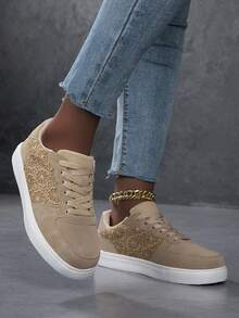 Sepatu Sneakers Kasual Wanita Nyaman Model Low-Top dengan Desain Patchwork Renda dan Tali Warna Polos - Unta - View 4