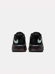 Nike Sepatu olahraga kasual pria terbaru dengan bantalan dan sirkulasi udara yang baik untuk latihan kebugaran. - Hitam/Hijau Oranye - View 6