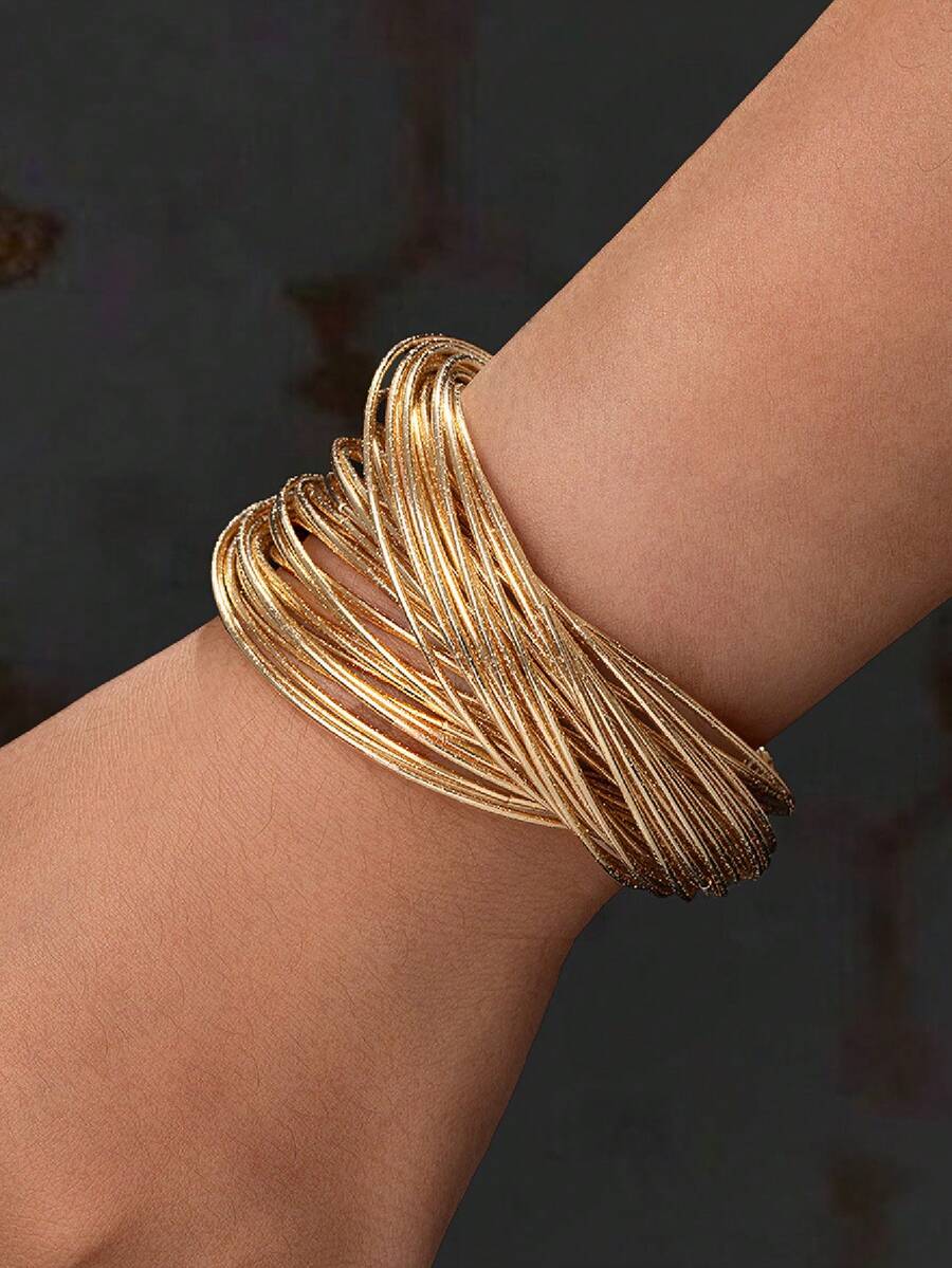 A Metallic Ornate Elegant Niche Commuter Vintage Design Sense Hand Accessory - Yellow Gold - View 1