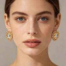 Vintage Lace Heart Large Crystal Stud Earrings, Exaggerated Gold Heart Earrings In Court Style - Gold - View 2
