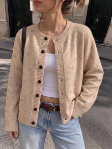 女款秋冬卡其色花卉針織開襟衫，可愛迷你花朵前扣長袖疊穿毛衣，軟妹甜美風，戶外度假穿搭 - 卡其色 - 查看 7