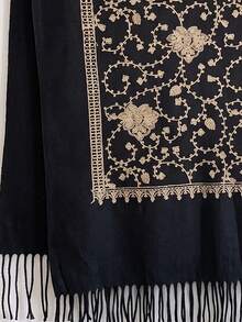 1件女款秋冬仿羊絨刺繡圍巾，加厚保暖流蘇刺繡波希米亞風旅行披肩斗篷 - 黑色 - 查看 3