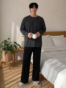 DAZY [AICJ Sleepwear]2件組男士休閒寬鬆睡衣套裝，條紋圓領長袖套頭上衣與長褲，秋季款 - 黑色 - 查看 6