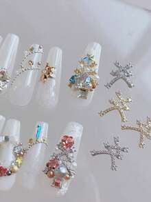 2pcs Christmas Themed Metal Nail Art Accessories, Gold & Silver Color Options, Shiny Rhinestones & Pearl Decor, DIY Christmas Tree Decoration For Gorgeous Holiday Style Nails - Multicolor - View 2