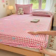 1pc Cartoon Print Flannel Fitted Sheet, Soft & Comfortable, Skin-Friendly & Breathable, Fashionable & Fresh Bedding, Mattress Protector, Suitable For Hotel, Bedroom, Guest Room, Student Dorm, All Seasons - Pink - View 1