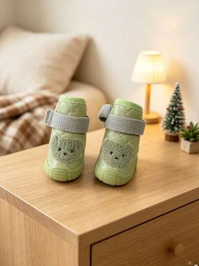 Zapatos de invierno para mascotas con bordado de oso verde lindo, con cierre de gancho y bucle, antideslizantes y cálidos, adecuados para Navidad, Año Nuevo, hogar, exterior y paseos de perros, otoño/invierno 2026