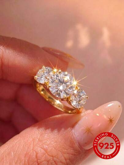 Anillo de Moissanita Redonda de Tres Piedras de 11 Quilates, Anillo de Compromiso y Promesa de Plata de Ley S925 Chapado en Oro, Anillo de Boda de Circonita Cúbica de Tres Piedras Brillante, Adecuado como Regalo de Joyería para Mujeres