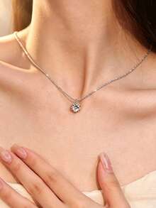 1pc Sparkling Starry Sky Pendant Necklace, Suitable For Women, Small Elegant Shiny Collarbone Chain, Luxury Versatile Jewelry, Perfect For Parties And Gatherings - Silver - View 5