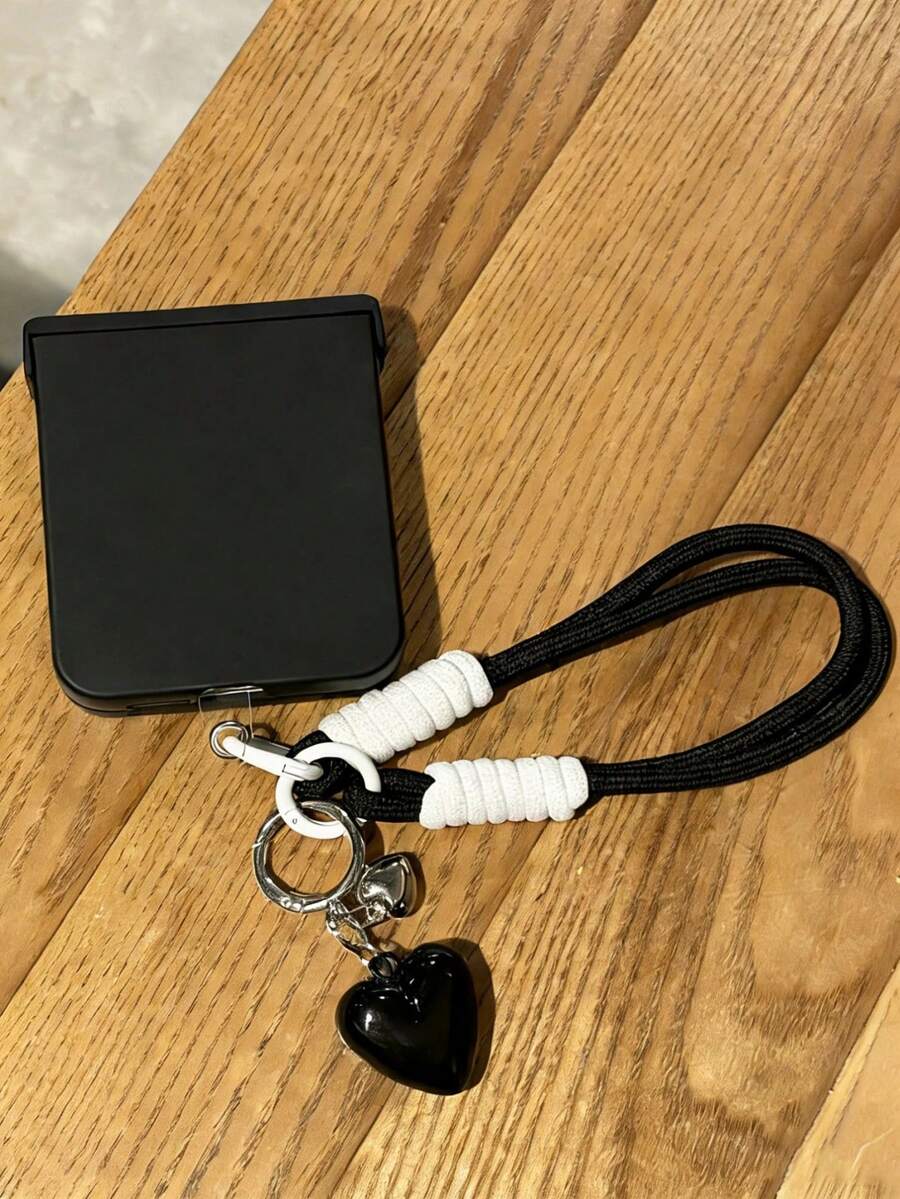 New Heart Pendant Portable Hand Strap Lanyard Protective Phone Case Compatible With Samsung Galaxy Z Flip8 ZFlip 7 Z Flip6 ZFlip 5 Solid Color Hinge Hard Cover ﻿