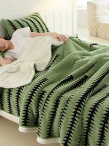 1pc Green Striped Pattern Blanket Throw Bed Blanket, Warm Thick Soft Comfortable Blanket For Home Decor, Suitable For Bed, Sofa, Office, Room Decoration, Dorm, Machine Washable, Suitable For Spring And Autumn Use - Green - View 3