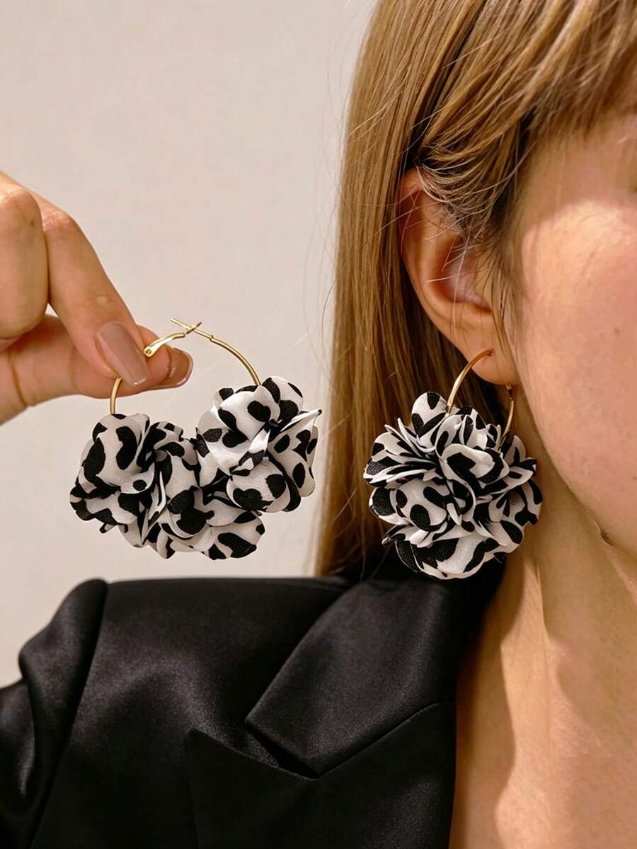NAIZHU 1 Pair Premium Maillard Leopard Print Flower Exaggerated Hoop Earrings, Suitable For Women's Daily Wear, Dating, Vacation, Gift - Black and White - View 1