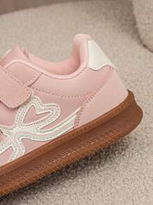 Kids Girls Sneakers, Hook‑Loop Closure German Training Shoes, Sweet Double‑Heart Bow, Breathable Upper, Thickened Insole, Wide Fit School Shoes - Pink - View 8