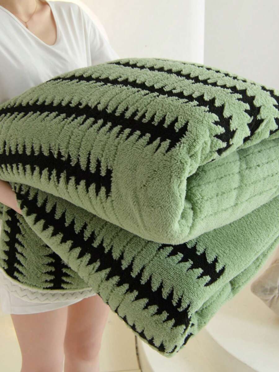 1pc Green Striped Pattern Blanket Throw Bed Blanket, Warm Thick Soft Comfortable Blanket For Home Decor, Suitable For Bed, Sofa, Office, Room Decoration, Dorm, Machine Washable, Suitable For Spring And Autumn Use - Green - View 1