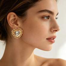 Vintage Lace Heart Large Crystal Stud Earrings, Exaggerated Gold Heart Earrings In Court Style - Gold - View 3