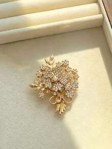 1pc Elegant Lucky Flower Brooch, Unique Fashion Accessory For Formal Events, Charming And Graceful, Suitable As A Wedding Gift - Gold - View 2