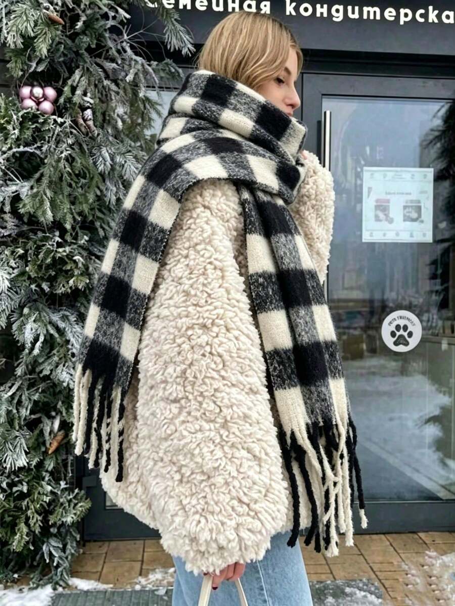 1件女款秋冬毛絨長圍巾，加厚保暖毯式圍巾，寬40CM，仿羊絨針織流蘇披肩，黑白格紋，多色可選，送禮首選