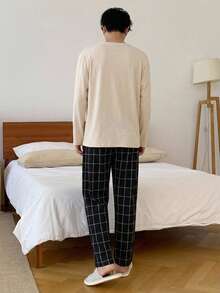 DAZY [AICJ Sleepwear] 2件套男士休閒寬鬆圓領長袖上衣與格紋拼接褲家居服套裝 - 米色 - 查看 2