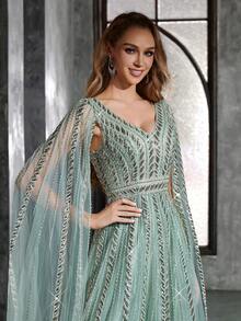 Gaun Malam Panjang Wanita Elegan dengan Leher V dan Lengan Lonceng Bordir, Cocok untuk Pesta Dansa atau Makan Malam - Mint Green - View 6
