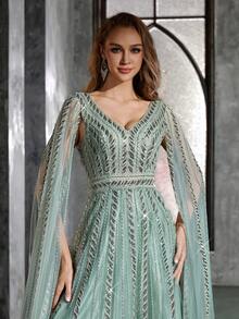 Gaun Malam Panjang Wanita Elegan dengan Leher V dan Lengan Lonceng Bordir, Cocok untuk Pesta Dansa atau Makan Malam - Mint Green - View 5