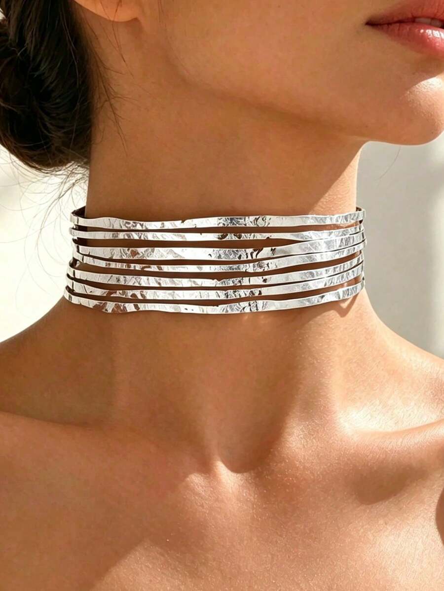 European And American Style Multi-Layer Hammered Texture Choker, Premium Textured Short Necklace, Vintage Personalized Versatile Accessory For Women, Suitable For Party And Banquet - Silver - View 1