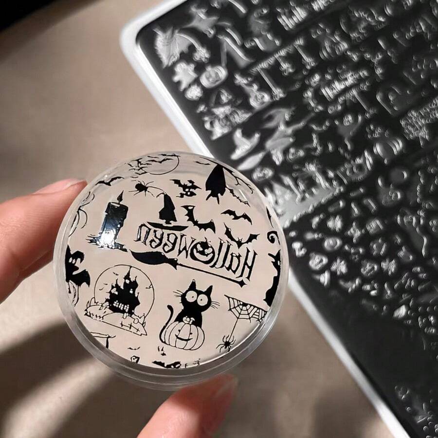 4件組萬聖節美甲印花鋼板工具組,大尺寸金屬圖案模板,含透明印花頭與刮板,骷髏、南瓜、幽靈、蝙蝠、蜘蛛網圖案,DIY美甲工具 - 彩色 - 查看 1