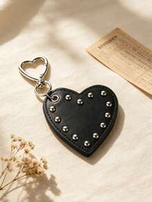 1pc Punk Rivet Heart Keychain, Sweet Cool Heart-Shaped Pendant Key Chain, Personalized Metal Pendant Bag Charm Key Chain, Bag Decoration Chain Gift - Multicolor - View 3