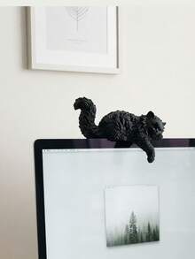3D Printed Original Sleeping Cat Monitor Ornament, Original Cat Lying On Top Of Screen With Head And Front Paws Naturally Hanging Down, Realistic Fur Texture, Cozy And Healing Workspace Decor, Suitable For Most Monitor Tops - Sleeping Cat Monitor Ornament - View 4