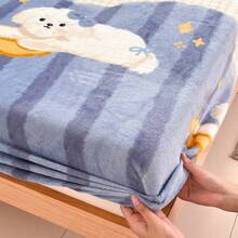 1pc Cartoon Print Flannel Fitted Sheet, Soft & Comfortable, Skin-Friendly & Breathable, Fashionable & Fresh Bedding, Mattress Protector, Suitable For Hotel, Bedroom, Guest Room, Student Dorm, All Seasons - Baby Blue - View 3