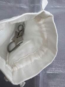 Bolsa de cosméticos con cordón y colgante de estrella de cinco puntas plateada de Dior - Plateado - Ver 5