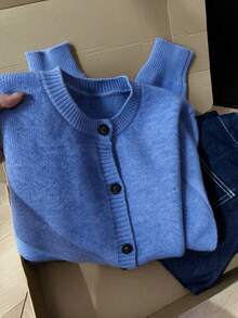 Mixed Blue Round Neck Knitted Cardigan, Minimalist Black Button Design, Soft And Thick Fabric. Loose Short Fit, Ribbed Hem Durable And Slimming, Versatile For Daily Wear, Suitable For Commuting And Casual Occasions. - Blue - View 1