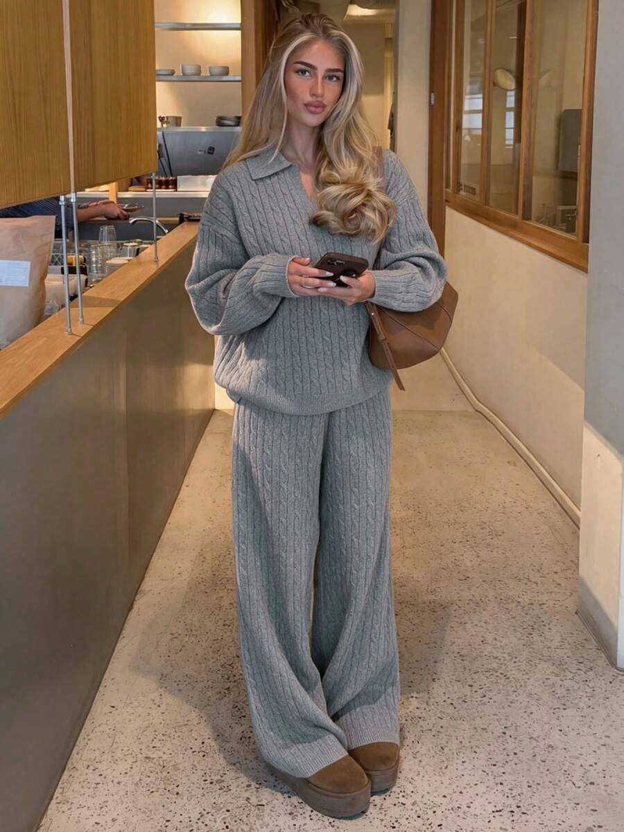 Set Loungewear Wanita FOR BEAUTY Musim Gugur dan Dingin Gaya Y2K Nyaman Warna Abu-abu Rajut Kabel 2 Potong dengan Sweater Kerah Lapel dan Celana Longgar Kaki Lebar untuk Outfit Liburan - Light Grey - View 1